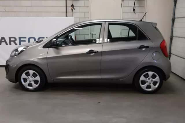 Kia Picanto (2015) thumbnail 4