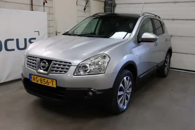 Nissan Qashqai (2009) thumbnail 3