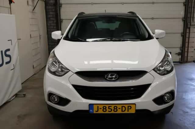 Hyundai ix35 (2012) thumbnail 2