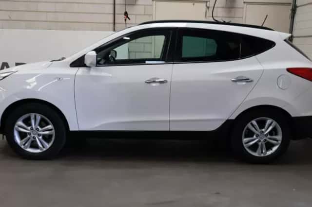 Hyundai ix35 (2012) thumbnail 4