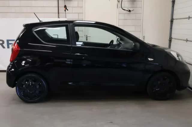 Kia Picanto (2012) thumbnail 5