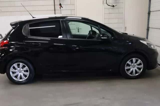 Peugeot 208 (2017) thumbnail 5