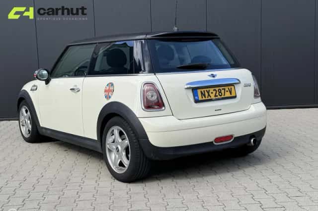 MINI Cooper (2008) thumbnail 2