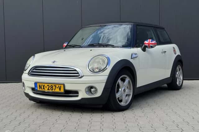 MINI Cooper (2008) thumbnail 5