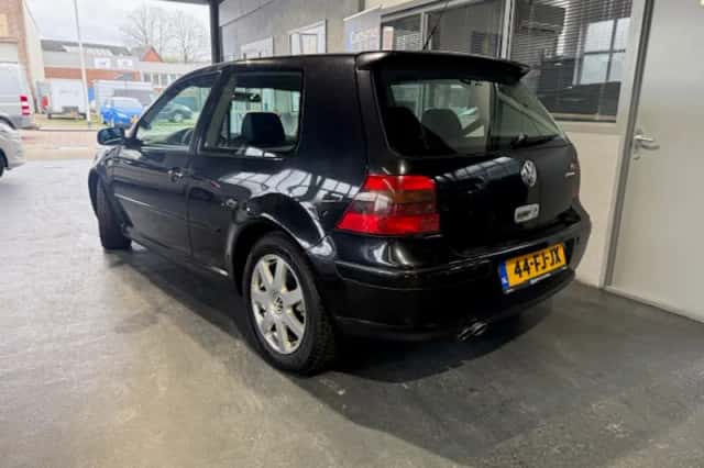 Volkswagen Golf (2000) thumbnail 2