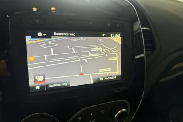 Renault Captur (2019) thumbnail 4
