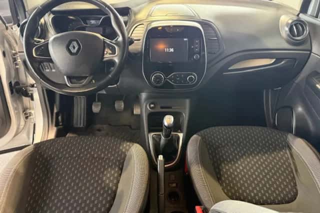 Renault Captur (2018) thumbnail 3