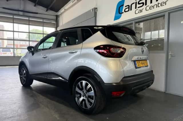 Renault Captur (2018) thumbnail 2