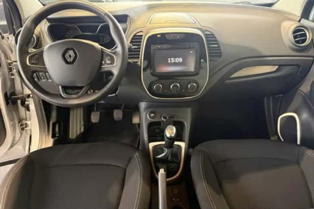Renault Captur (2018) thumbnail 3