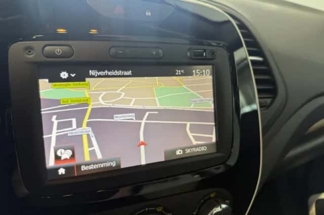 Renault Captur (2018) thumbnail 4