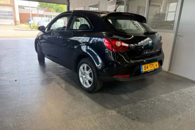 SEAT Ibiza (2012) thumbnail 2