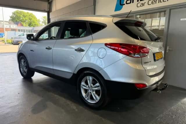 Hyundai ix35 (2012) thumbnail 2