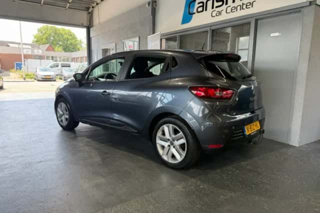 Renault Clio (2018) thumbnail 2