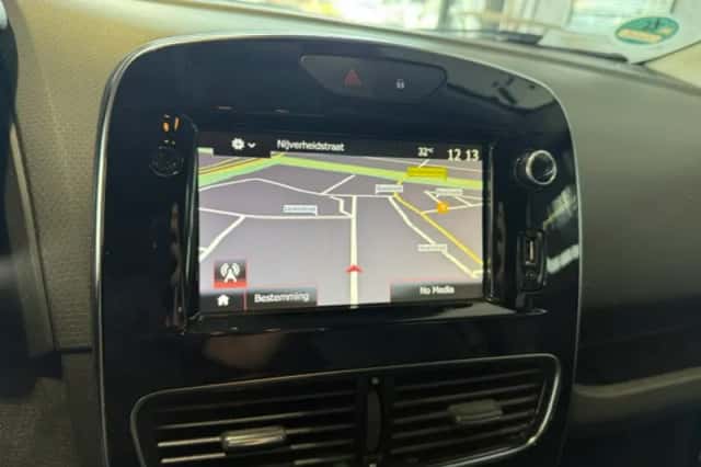 Renault Clio (2018) thumbnail 4
