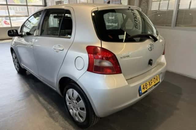 Toyota Yaris (2007) thumbnail 3