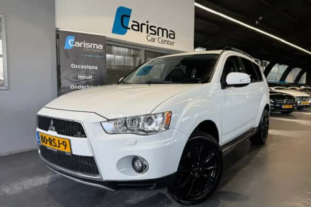 Mitsubishi Outlander (2011) thumbnail 1
