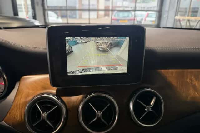Mercedes-Benz GLA-Klasse (2016) thumbnail 4