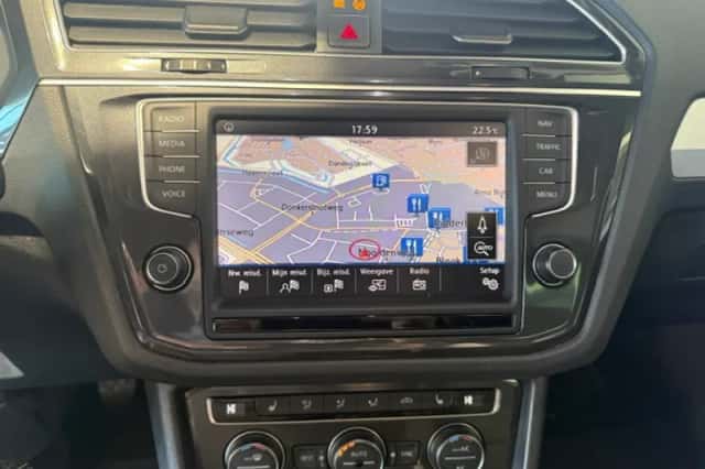 Volkswagen Tiguan (2017) thumbnail 6