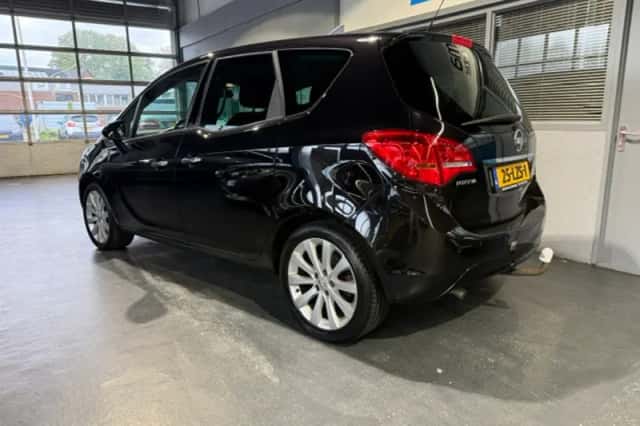 Opel Meriva (2010) thumbnail 2