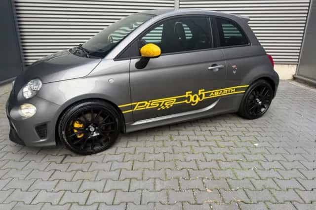 Fiat 500 (2017) thumbnail 3