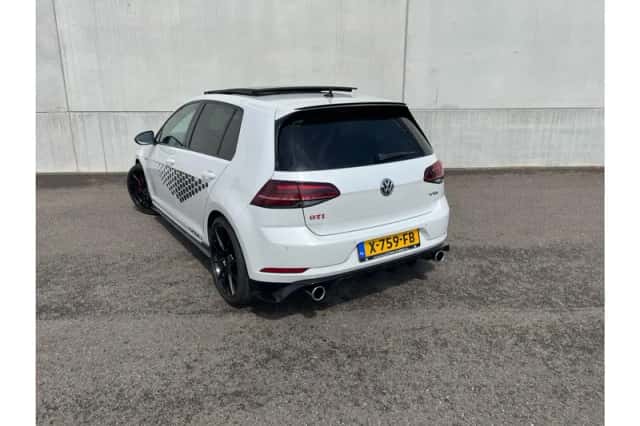 Volkswagen Golf (2019) thumbnail 5
