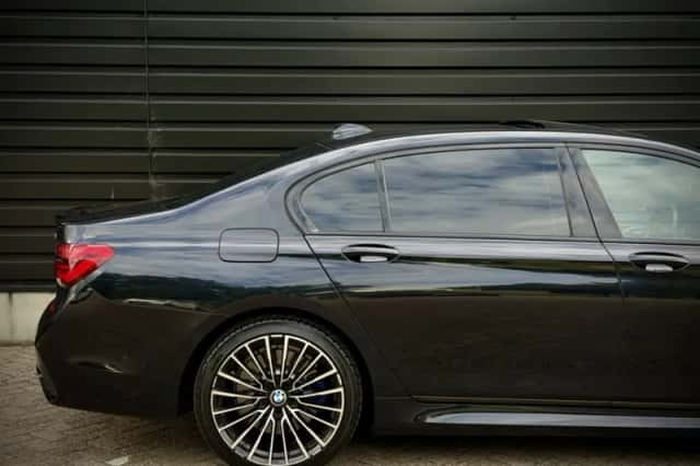 BMW 7-Serie (2018) thumbnail 6