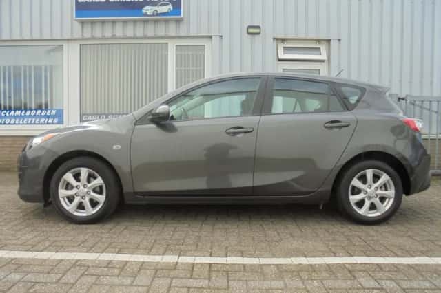 Mazda 3 (2010) thumbnail 2