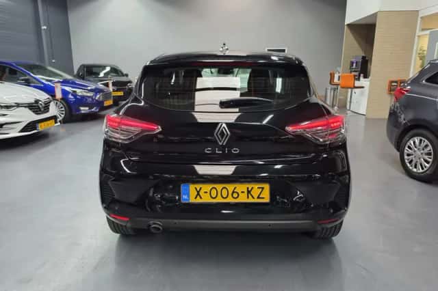 Renault Clio (2023) thumbnail 6