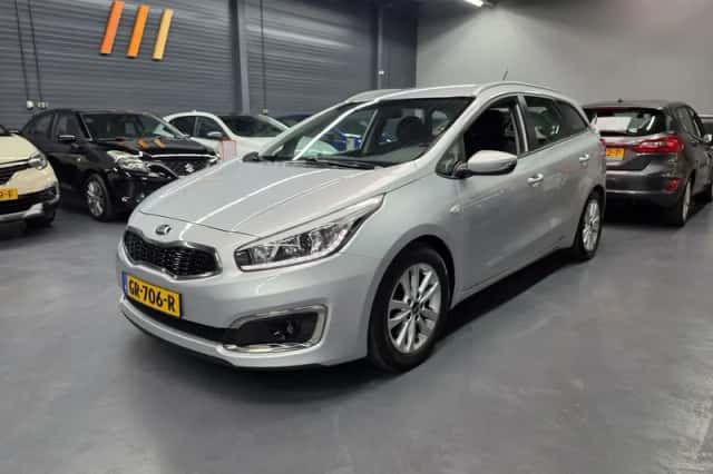 Kia Cee'd (2015) thumbnail 1