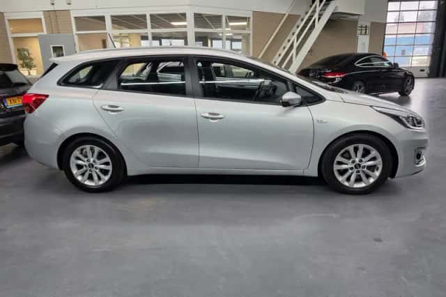Kia Cee'd (2015) thumbnail 4
