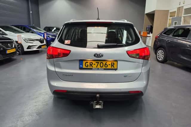 Kia Cee'd (2015) thumbnail 5