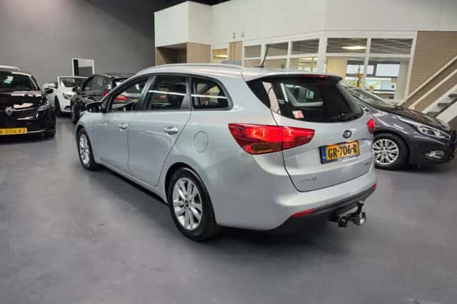 Kia Cee'd (2015) thumbnail 6