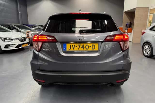 Honda HR-V (2016) thumbnail 6
