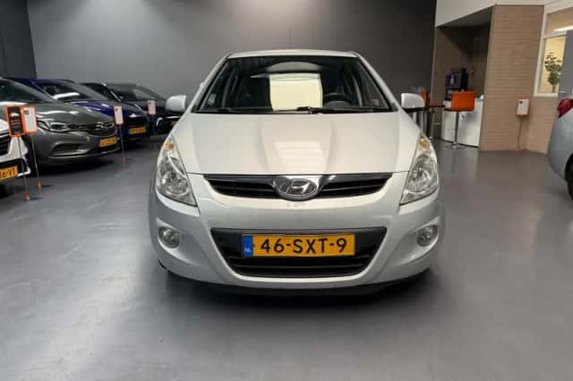 Hyundai i20 (2012) thumbnail 2