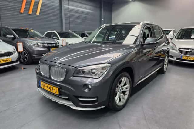 BMW X1 (2015) thumbnail 1