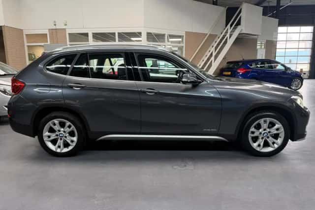 BMW X1 (2015) thumbnail 4