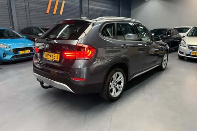 BMW X1 (2015) thumbnail 5