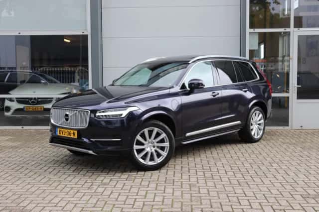Volvo XC90 (2016) thumbnail 1