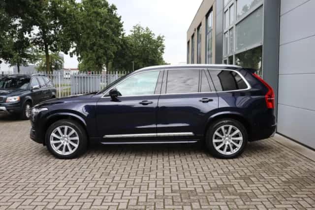Volvo XC90 (2016) thumbnail 4