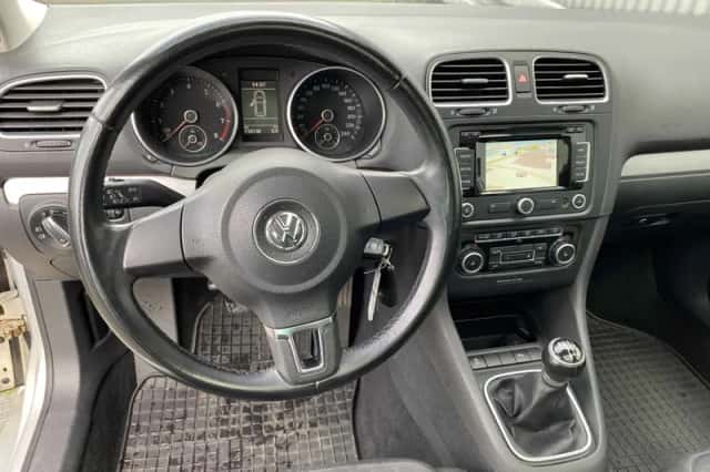 Volkswagen Golf (2011) thumbnail 4