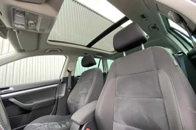 Volkswagen Golf (2011) thumbnail 6