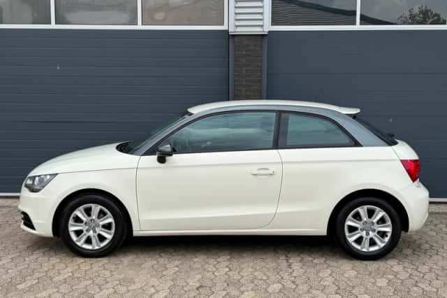 Audi A1 (2011) thumbnail 6