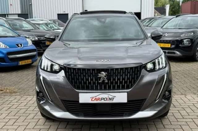 Peugeot 2008 (2022) thumbnail 3