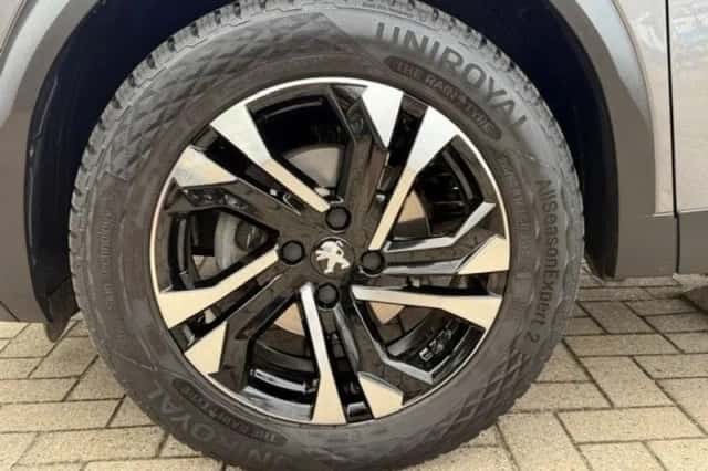 Peugeot 2008 (2022) thumbnail 5