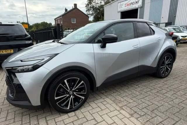 Toyota C-HR (2024) thumbnail 6