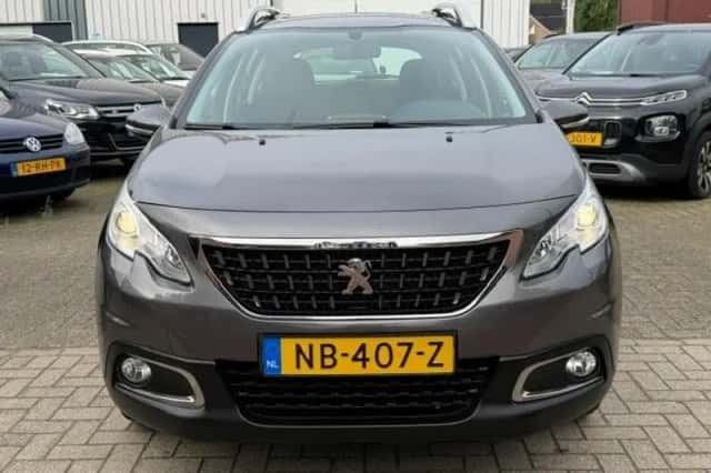 Peugeot 2008 (2017) thumbnail 3