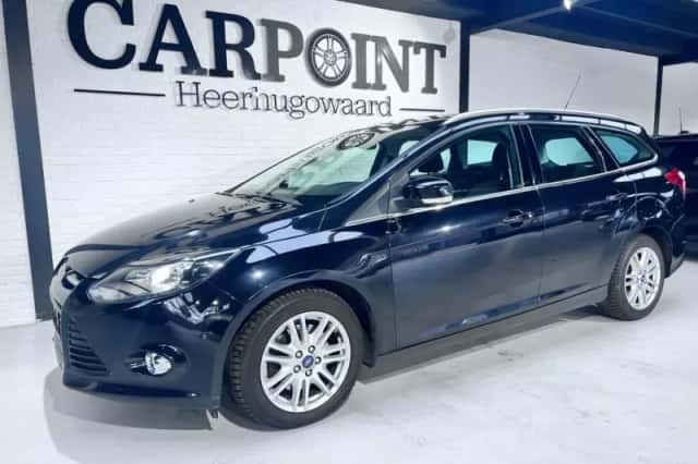 Ford Focus (2012) thumbnail 2