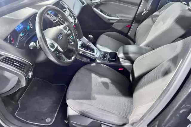 Ford Focus (2012) thumbnail 4