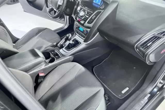 Ford Focus (2012) thumbnail 5