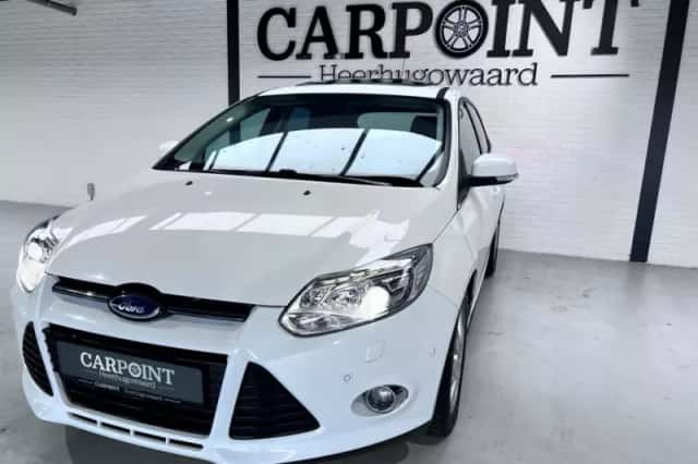 Ford Focus (2013) thumbnail 2